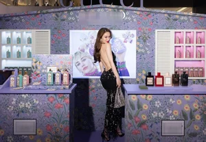 Vietnamese Star Praised by Thai Media Sparks Pregnancy Rumors Over Modest Outfits - image 6