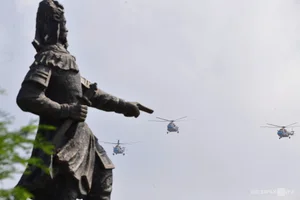 Witnessing Fighter Jets Over Ho Chi Minh City's Iconic Landmarks - image 7