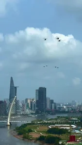 Witnessing Fighter Jets Over Ho Chi Minh City's Iconic Landmarks - image 9