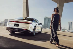 New 2026 Lucid Air Debuts: 824km Range Starting at $70,900 - image 7