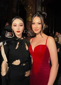 Kim Duyen and Fan Bingbing Turn Heads at High-Profile Fashion Event - image 4