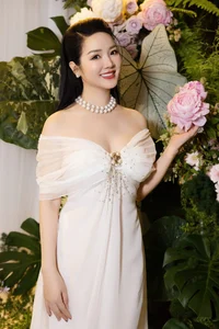 Vietnamese Celebrity Spotlight: Miss Ha Kieu Anh Celebrates Elegant Birthday Milestone - image 6