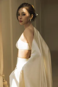 Vietnamese Celebrity Spotlight: Miss Ha Kieu Anh Celebrates Elegant Birthday Milestone - image 7