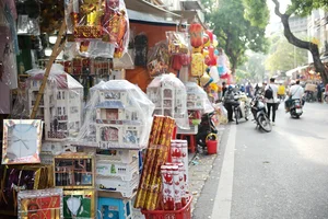 Hang Ma Street Flooded with Luxury Paper Offerings for Vu Lan Festival - image 4