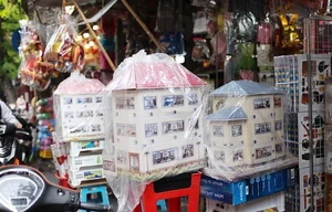 Hang Ma Street Flooded with Luxury Paper Offerings for Vu Lan Festival - image 0