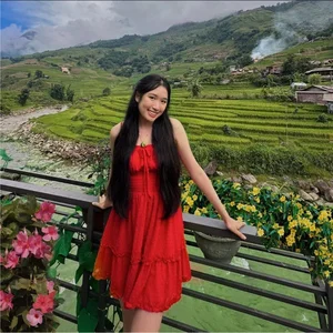 Two Talented Hot Girls Named Vy Admired for Beauty and Brains - image 2