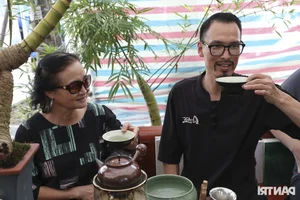 Discover the Art of Premium Lotus Tea at the Hanoi Lotus Festival - image 12