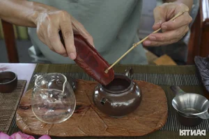 Discover the Art of Premium Lotus Tea at the Hanoi Lotus Festival - image 5