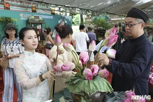 Discover the Art of Premium Lotus Tea at the Hanoi Lotus Festival - image 11
