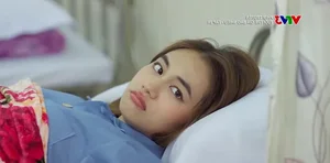 Drama Unfolds in 'Tuoi Tre Gia Bao Nhieu' Episode 24: Kieu's Trap for Hung - image 0