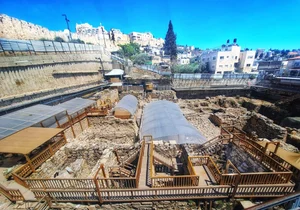Unearthing History: The Mystery of the 2,300-Year-Old Gold Ring Found in Israel - image 1