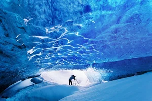 Exploring the Surreal Beauty of the World's Most Stunning Ice Caves - image 0