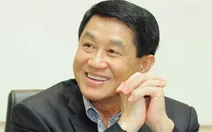 Rare and Simple Life Moments of Billionaire Johnathan Hanh Nguyen - image 5