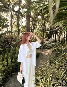 Elegant and Stunning: How This Vietnamese WAG and Bank Professional Redefines Modest Fashion - image 0