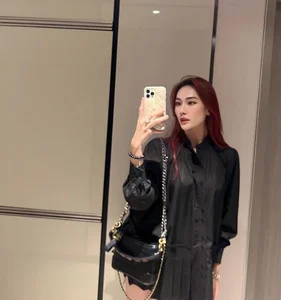 Elegant and Stunning: How This Vietnamese WAG and Bank Professional Redefines Modest Fashion - image 2