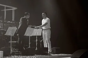 Exploring the Elite Social Circle of Actor Chi Bao and Ly Thuy Chang - image 5