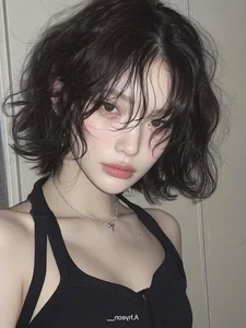 Chic and Versatile: The Best Short Hairstyles Trending in 2026 - image 12