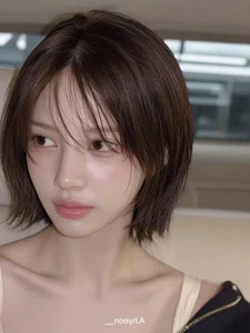 Chic and Versatile: The Best Short Hairstyles Trending in 2026 - image 2