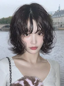 Chic and Versatile: The Best Short Hairstyles Trending in 2026 - image 6