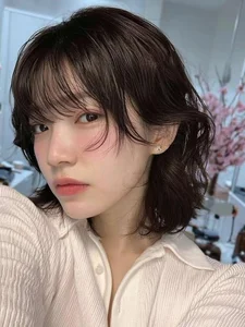 Chic and Versatile: The Best Short Hairstyles Trending in 2026 - image 7