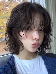 Chic and Versatile: The Best Short Hairstyles Trending in 2026 - image 4
