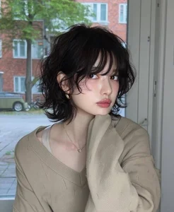 Chic and Versatile: The Best Short Hairstyles Trending in 2026 - image 10