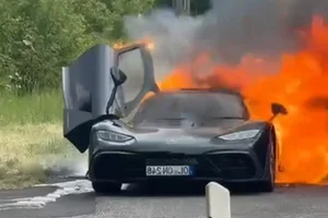 Million-Dollar Mercedes-AMG One Hypercar Destroyed in Sudden Fire in Germany - image 2