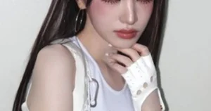 K-Pop 4th Generation Idol Faces Backlash Over Bold Makeup Choices - image 5