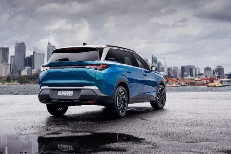 Peugeot 5008 Hybrid: A New Standard for Eco-Friendly Family SUVs
