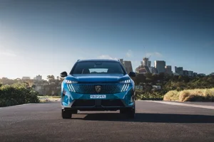 Peugeot 5008 Hybrid: A New Standard for Eco-Friendly Family SUVs - image 4