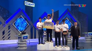 Spectacular Comeback: Ho Chi Minh City Student Wins Road to Mount Olympia - image 4