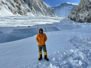 Vietnamese Adventurer Spends 2 Billion VND to Conquer the World's Highest Peaks - image 2