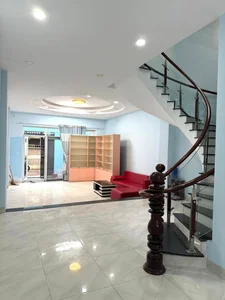 Artist Cat Tuong Lists Luxury Home for Sale at Over 10 Billion VND - image 10