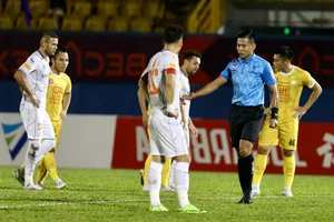 VAR Technology Debuts in Southern Vietnam Football Stadiums - image 9