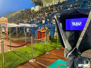 VAR Technology Debuts in Southern Vietnam Football Stadiums - image 1
