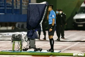 VAR Technology Debuts in Southern Vietnam Football Stadiums - image 10