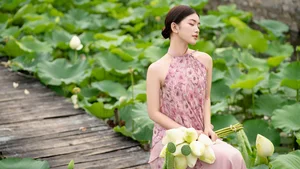 Hottest Model Trends and Stunning Fashion Photography Looks for 2025 - image 17