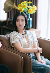 Vietnamese Star News July 11: Real-Life Beauty and Social Media Challenges - image 1