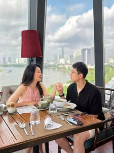 Vietnamese Star News July 11: Real-Life Beauty and Social Media Challenges - image 18
