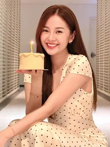 Vietnamese Star News July 11: Real-Life Beauty and Social Media Challenges - image 7