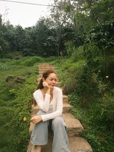 Vietnamese Star News July 11: Real-Life Beauty and Social Media Challenges - image 2