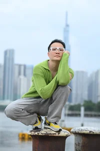 Vietnamese Star News July 11: Real-Life Beauty and Social Media Challenges - image 21
