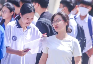 The Debate on Fairness: Analyzing Recent English Exams in High School Graduation - image 1