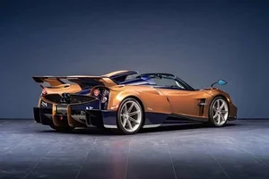 One-of-a-Kind Pagani Huayra Roadster with Manual Transmission Unveiled - image 5