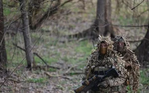 Ukraine Transforms Sumy Forest into Defensive Stronghold Amid Russian Troop Buildup - image 0
