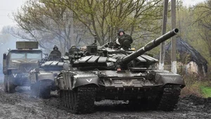 Ukraine Transforms Sumy Forest into Defensive Stronghold Amid Russian Troop Buildup - image 18