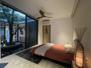 Serene Hoi An Single-Story Retreat: Vinh Home Featuring Red Tile Roofs and Lush Organic Gardens - image 12