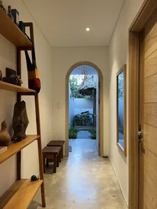 Serene Hoi An Single-Story Retreat: Vinh Home Featuring Red Tile Roofs and Lush Organic Gardens - image 5