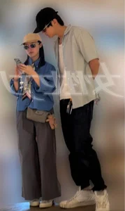 Rumored 'Broken Up' K-Drama Couple Spotted on Secret Date in Seoul - image 6