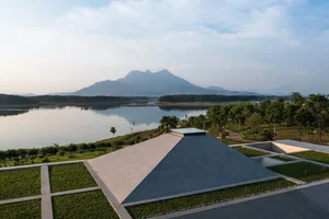 The Pyramid Roof Villa: A Unique Architectural Landmark in Hanoi - image 0